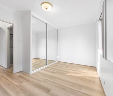 Air-Conditioned Two-Bedroom Unit with Single Garage! - Photo 2