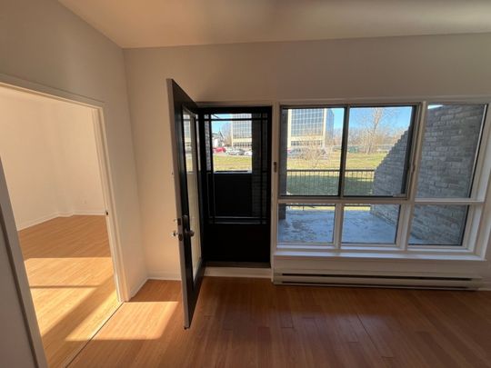 305 Rue Laviolette, app.109, J7Y 4H7, J7Y 4H7, Saint - Photo 1