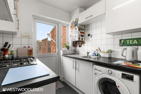 3 bedroom terraced house to rent - Photo 3