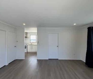 Renovated 2 Bedroom Home in Henderson - Photo 4