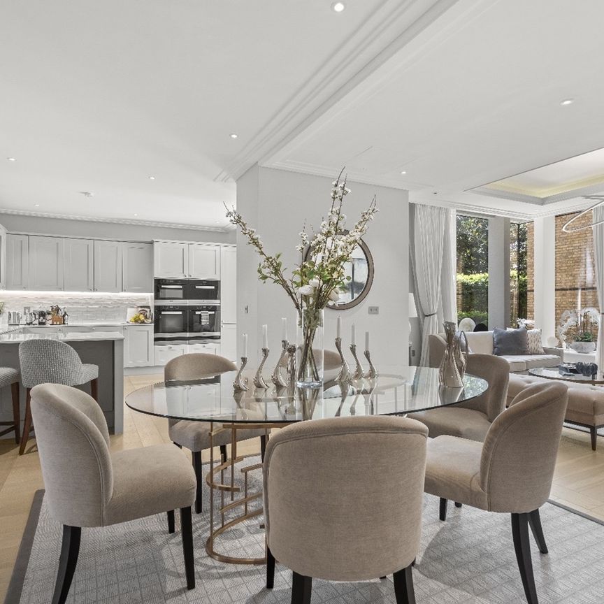 3 Bed Flat, Chamber Park Hill, SW20 - Photo 1