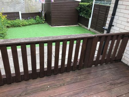 2 bedroom end of terrace house to rent - Photo 3