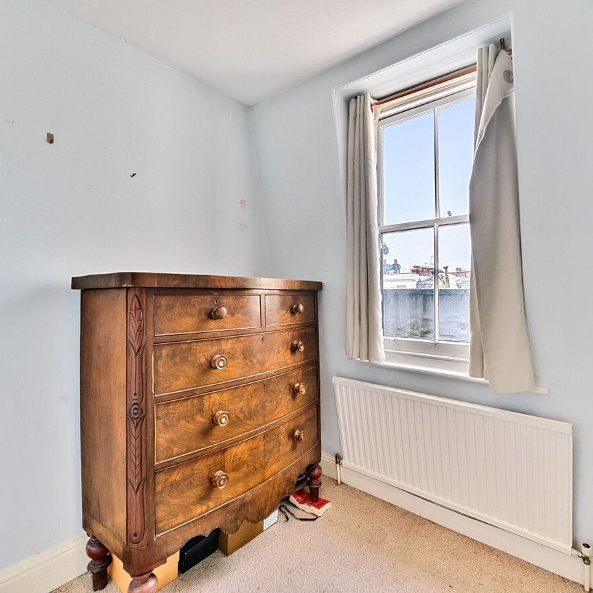 Cambridge Gardens, North Kensington, London, W10 - Photo 1