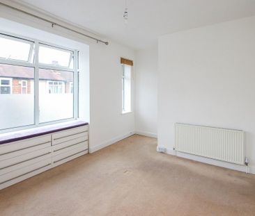 2 bedroom end of terrace house to rent - Photo 5