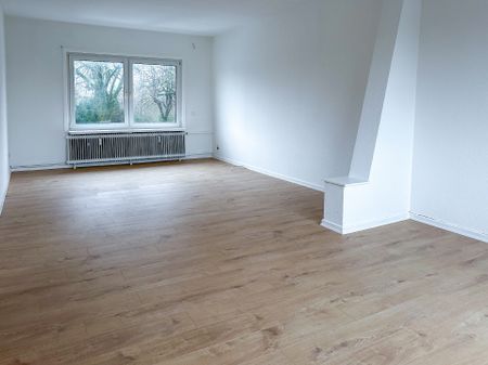 Sofort bezugsbereit: Wunderschöne, lichtduchflutete Wohnung im ruhigen Wohnhaus - Photo 2
