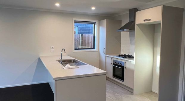 Sunny 3 bedroom house for rent! - Photo 1