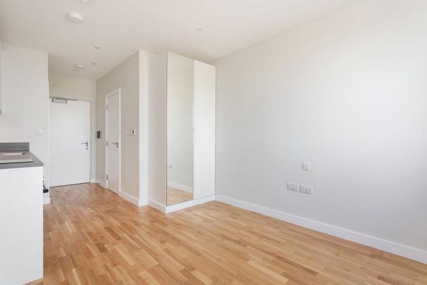 Flat to rent - Photo 1