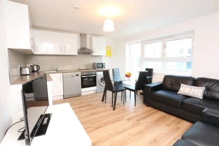 Paul Street – Room 3 - Photo 2