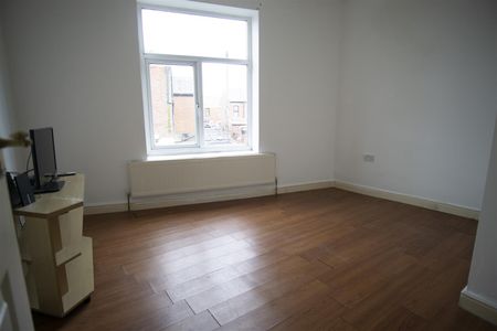 1 Bed Flat To Let on Ribbleton Lane, Preston - Photo 3