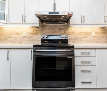 For Lease - 3175 Buttonbush Trail, Oakville, Ontario - Photo 6