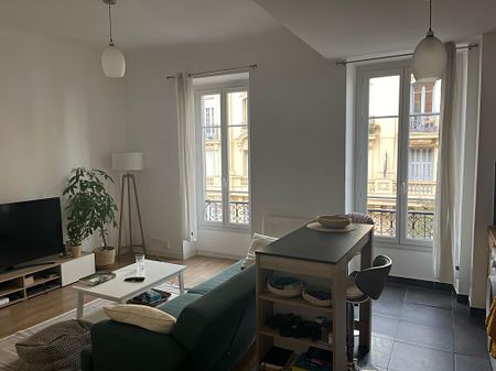 Appartement 2 pièces meublé de 43m² à Nice - 850€ C.C. - Photo 2