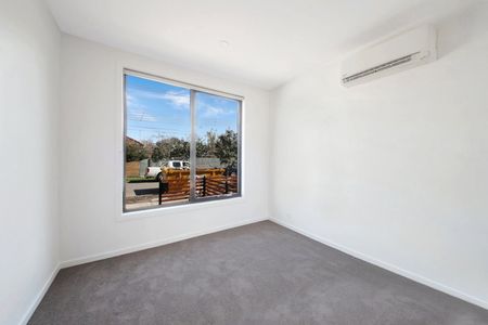 2/2A Lorna Ave Northcote VIC 3070 - Photo 4