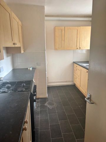 2 Bed Flat, Old Chester Road, CH42 - Photo 4