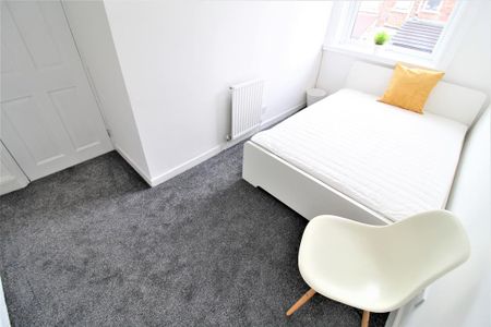 3 bedroom terraced house to rent - Photo 5