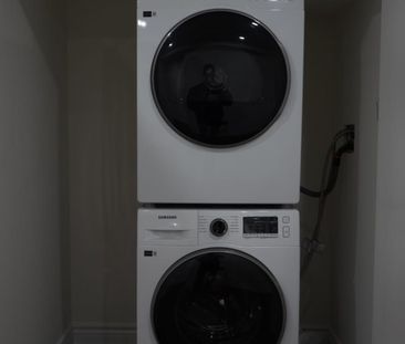 For Lease - 154 Bristol Road, Mississauga, Ontario - Photo 1