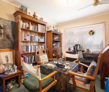 SPACIOUS FOUR-BEDROOM HOME WITH SOLAR INCLUDED - Photo 4