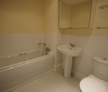 4 bedroom semi-detached house to rent - Photo 6