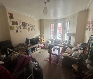 11 Lawrence Street Apt 1, Belfast, BT7 1LE - Photo 2