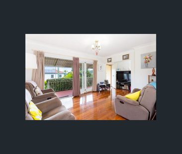 Spacious Family Home in Prime Stafford Location - Photo 3