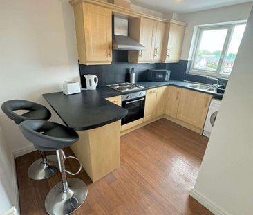 Refurbished 3 Bed Flat Share - Photo 3