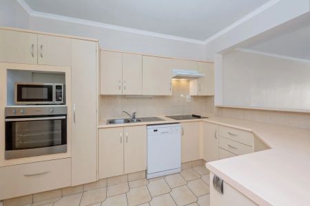 Unit 36/7-11 Hale Street, North Ward. - Photo 2