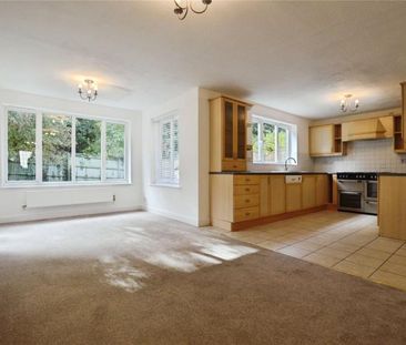 St Michaels Mead, Bishops Stortford, Herts - Photo 3