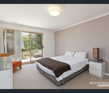 Stylish Urban Villa in the Heart of Tuart Hill - Photo 3