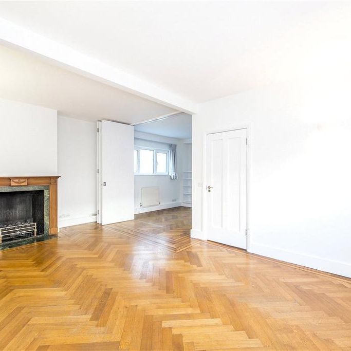 2 bedroom mews to rent - Photo 1