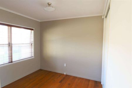 2 Bedroom Flat In Excellent Location! - Photo 4