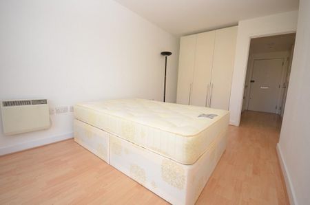 1 bedroom flat to rent - Photo 2