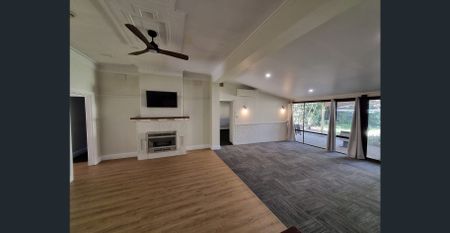 Charming Renovated Three-Bed Home in Albury - Photo 2