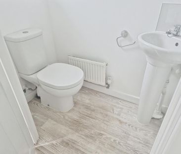 2 bedroom semi-detached house to rent - Photo 4
