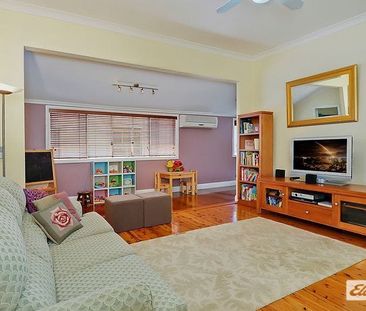 Family Home - Photo 3
