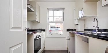 High Street, Sturry, CT2 0AX, Canterbury - Photo 2