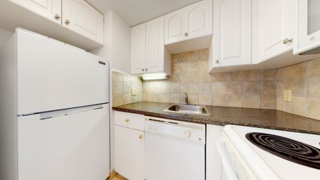 341 MacLaren St. - Photo 2