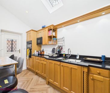 1 bedroom in a house share to rent - Photo 3