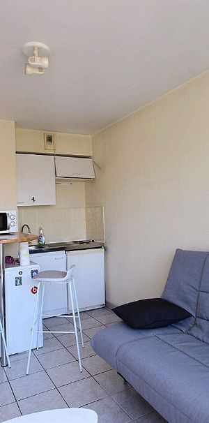 Appartement 1 pièces 18m2 MARSEILLE 5EME 456 euros - Photo 1