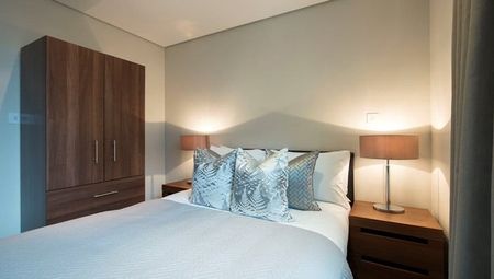 This apartment steals the show with amazing views from its beautiful south-facing Terrace. Along with this comes a stunning, spacious (912sq ft) interior-designed apartment, set within the heart of the Paddington Basin. EPC Rating B | Council Tax Band G - Photo 3