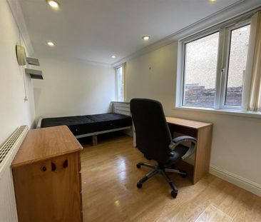 4 bedroom apartment to rent - Photo 1