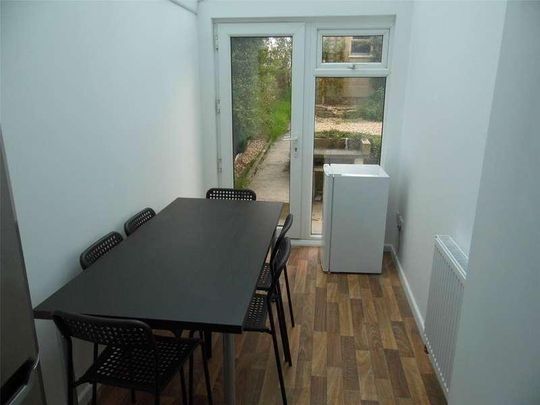 Coronation Avenue, Oldfield Park, Bath, BA2 - Photo 1