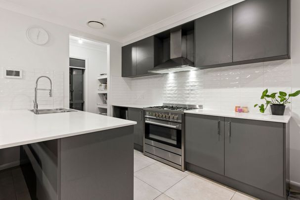 Stunning Double Storey, Four Bedroom Home in Gregory Hills - Photo 1