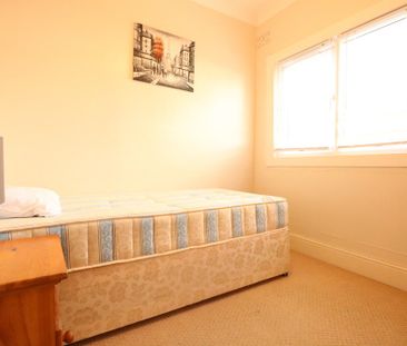 4 Bed Semi-Detached House, Cloister Road, W3 - Photo 5