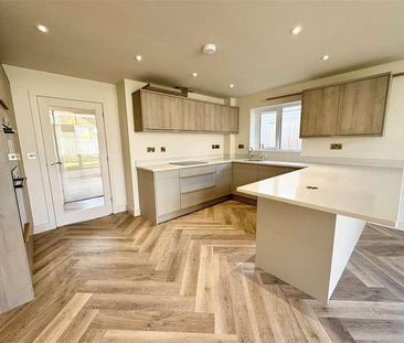 The Willows, Woodlinken Drive, Verwood, Dorset, BH31 - Photo 5