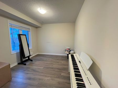 For Lease - 3045 George Savage Avenue Unit# 20, Oakville, Ontario - Photo 3