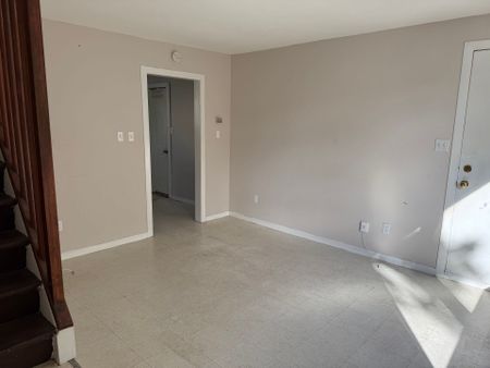 For Lease - 86 Brock Street Unit# 3, Oshawa, Ontario - Photo 3