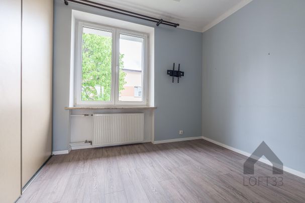 Przestronnne, dwupokojowe mieszkanie w Centrum Jaworzna do wynajęcia | Spacer 3D - Photo 1