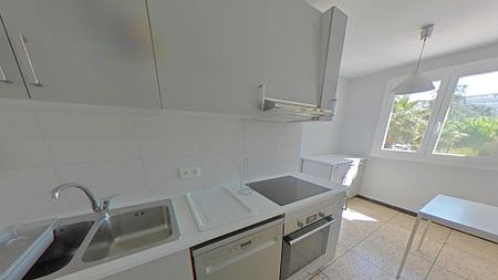 Appartement 2 pièces 55m2 MARSEILLE 9EME 820 euros - Photo 2