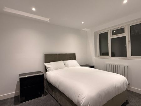 3 Bed Semi-Detached House, Wymering Road, W9 - Photo 2