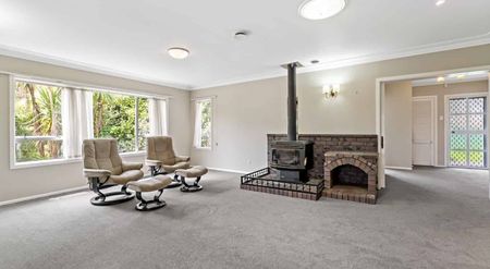 Four Bedroom home in Prime Location - Photo 3