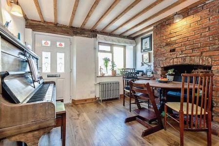 2 bedroom semi-detached house to rent - Photo 5